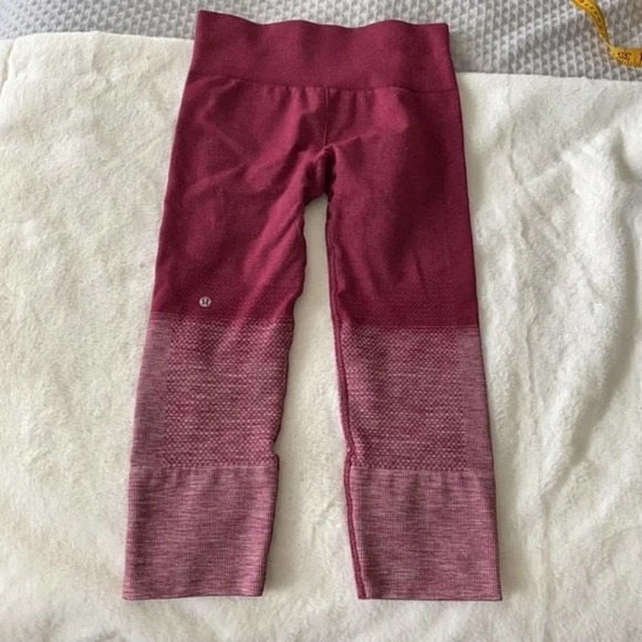 Lululemon Ebb to Street Seamless‎ Ombré burgundy and white crop leggings size 6 - Picture 4 of 8